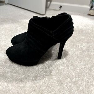Gianni Bini women’s black booties size 6.5